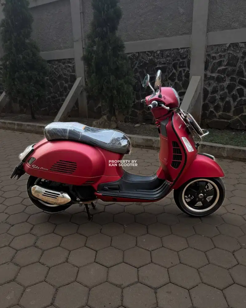 JUAL MURAH VESPA GTS 150 iGET ABS 2018 MULUS