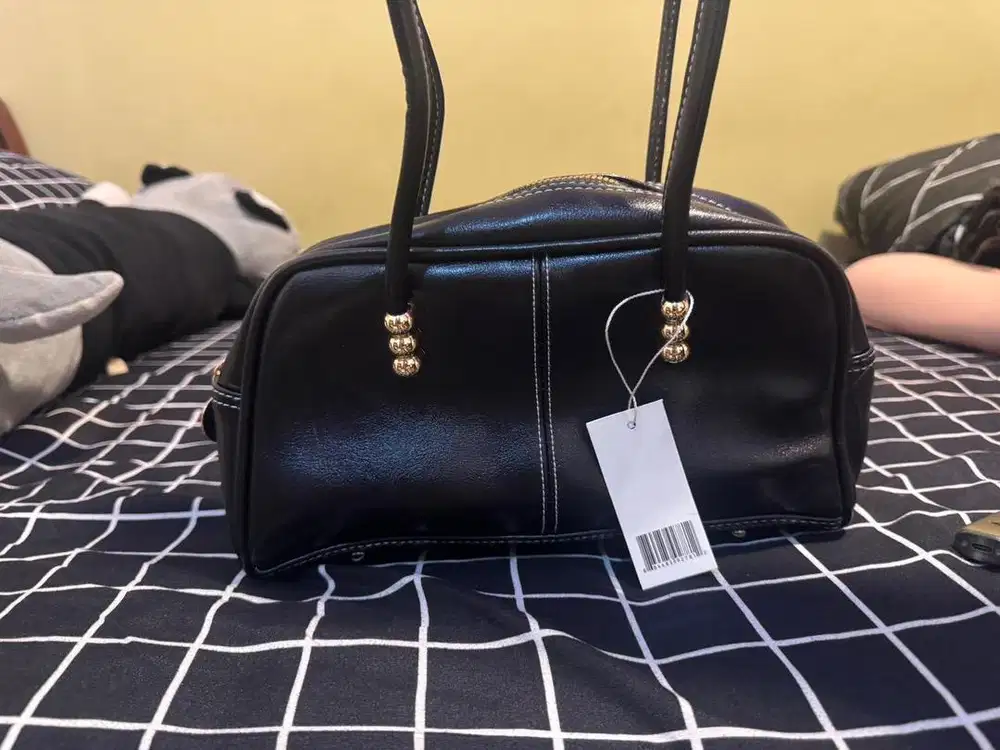 Shoulder Bag - Hitam