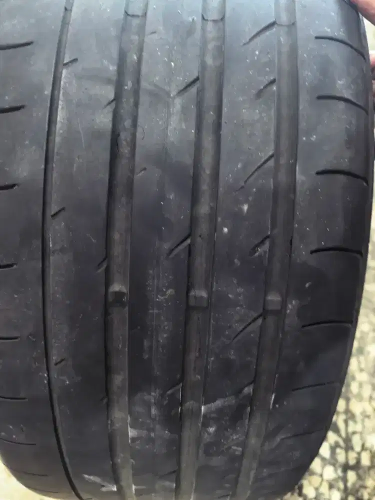 Yokohama Advan 275/35 r20