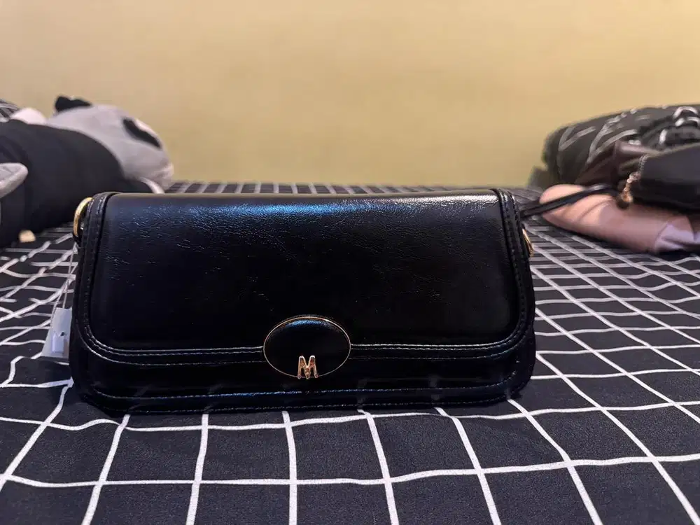 Hand Bag / Shoulder Bag