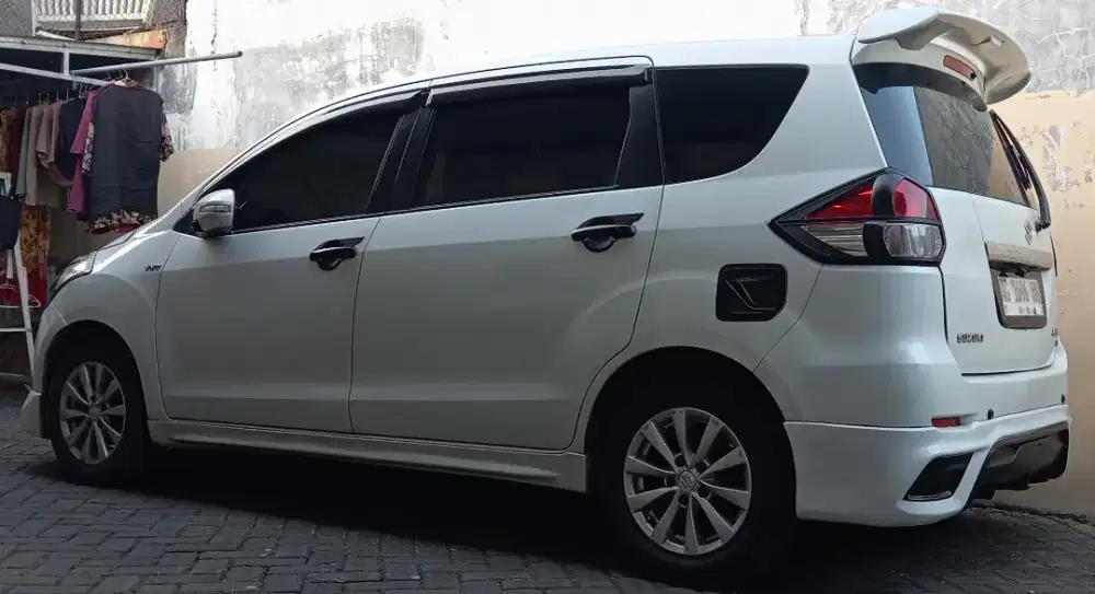 Suzuki ertiga gx putih 2013
