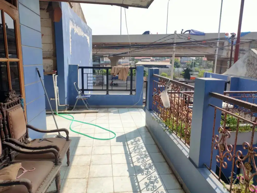 Rumah Dan Kios Di Pinggir Jalan Tol Kalimalang Cocok Untuk Kosan