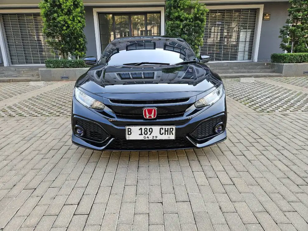 Honda Civic Hatchback 1.5 E Turbo Tahun 2019 Hitam AT
