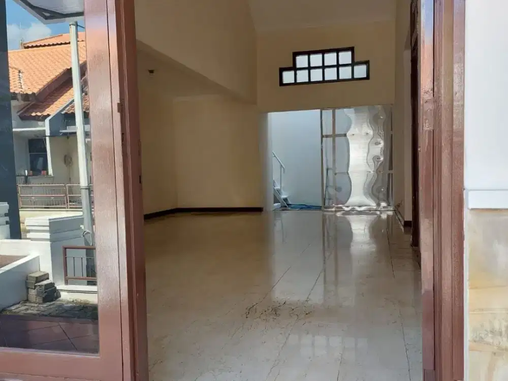 Rumah cantik terawat disewakan dekat Gwalk Citraland