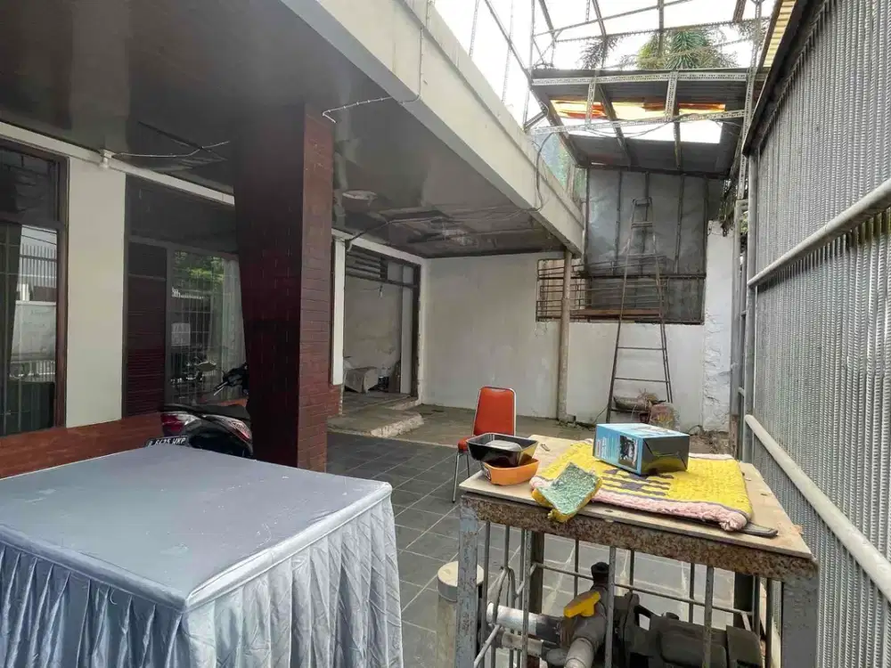 DIJUAL MURAH! RUMAH LOKASI PRESTIGIUS DI JL MENDAWAI KEBAYORAN BARU