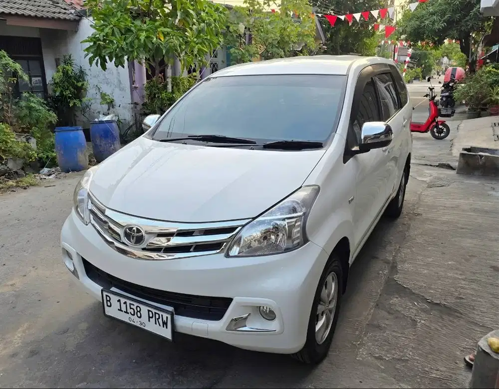 Toyota Avanza Avansa G Matic AT Tahun 2015 Putih , 2013