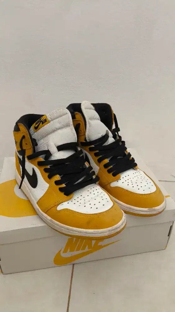 Nike Air Jordan 1 High Yellow Ochre