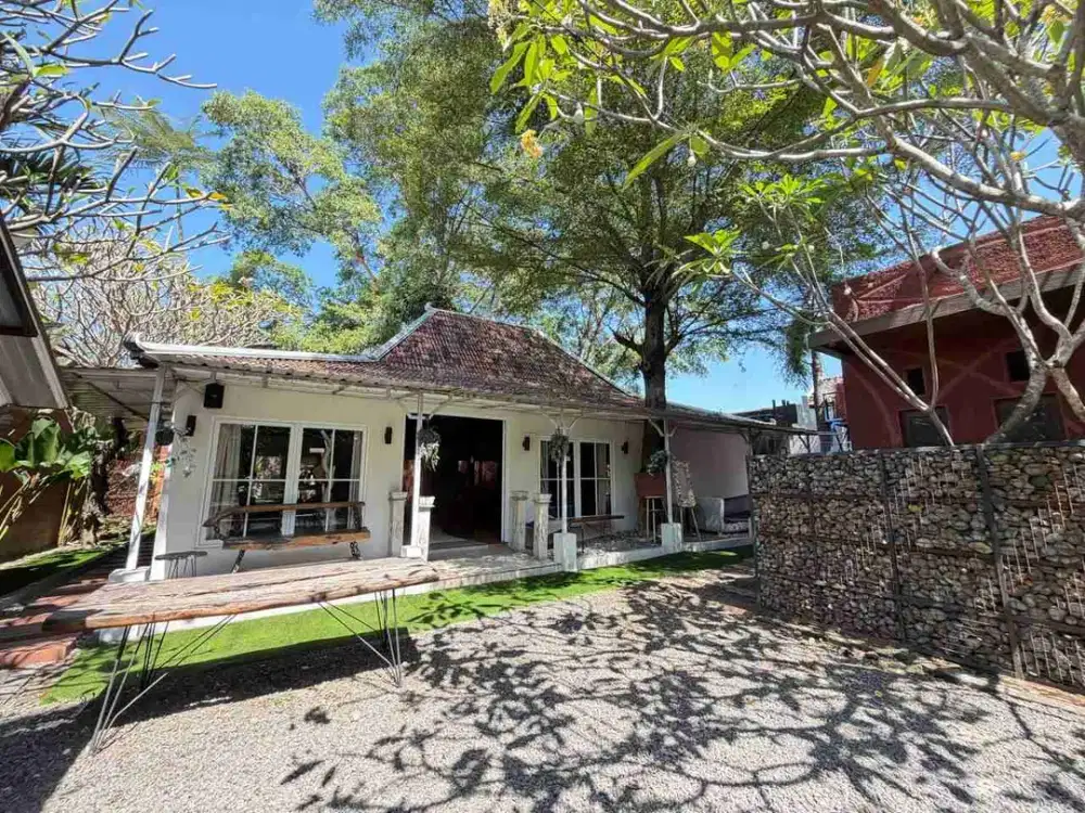 RUMAH ETNIK ASRI LUAS DI NGABEYAN KARTASURA MURAH