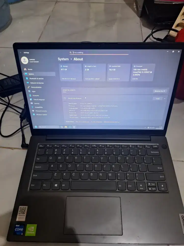 Laptop Lenovo v14 g2