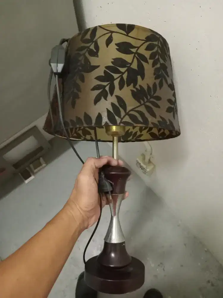 Lampu meja siap pakai