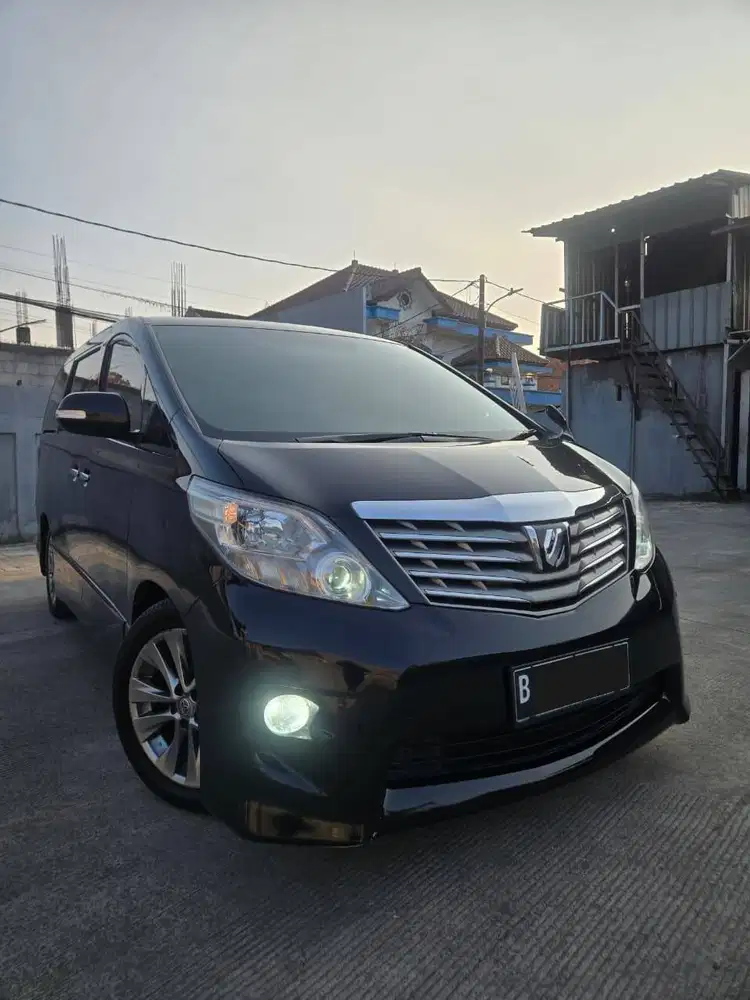 ALPHARD S CBU 2011 HitaM GOOD CONDITION TDP Hanya 8Jt