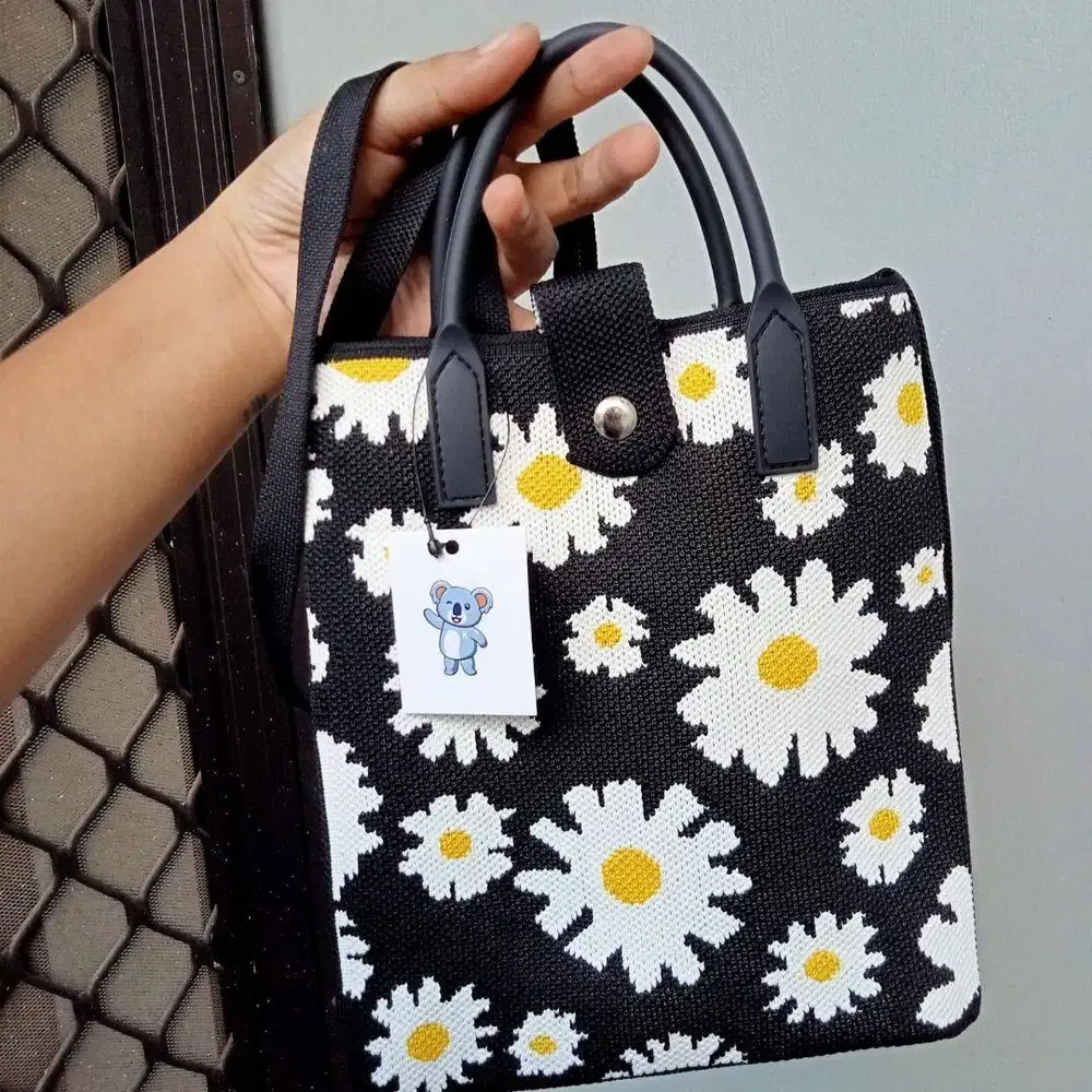 Tas Slingbag Knit Wanita