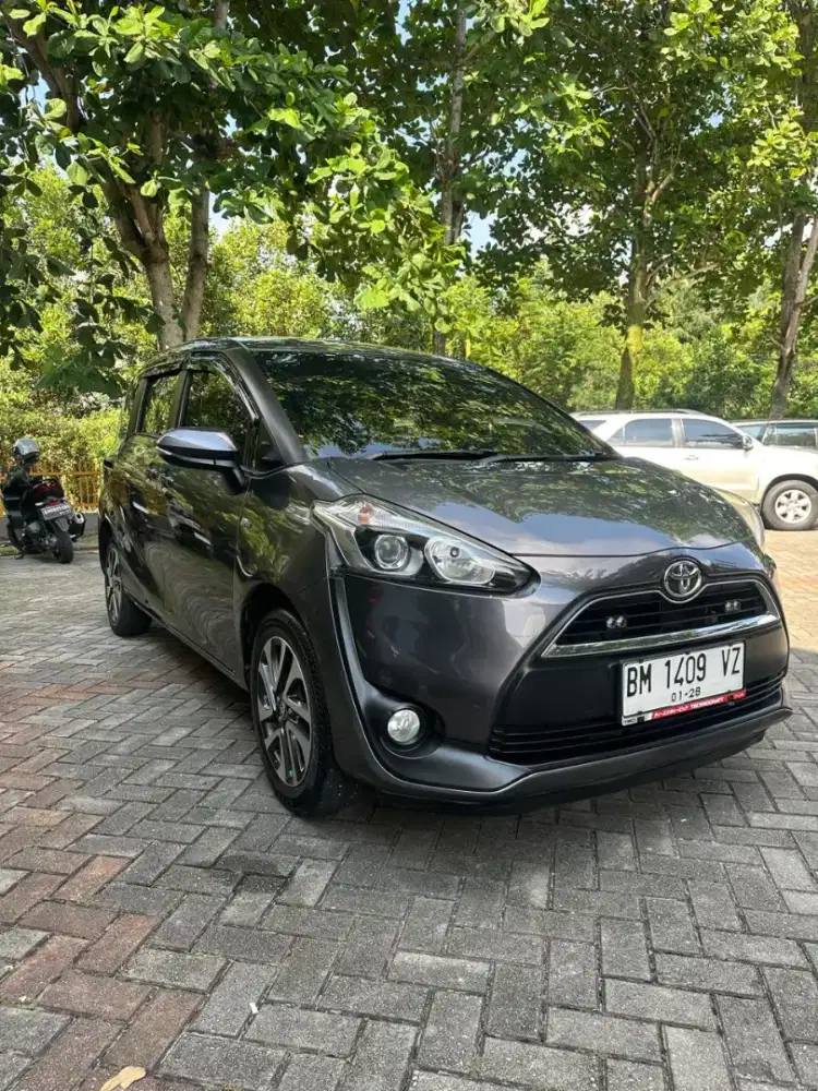 Toyota Sienta V 1.5 Matic 2017 KM low