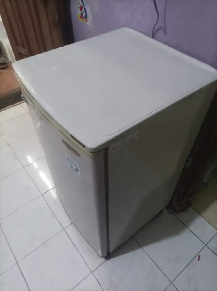 Kulkas 1 pintu Like new Gress