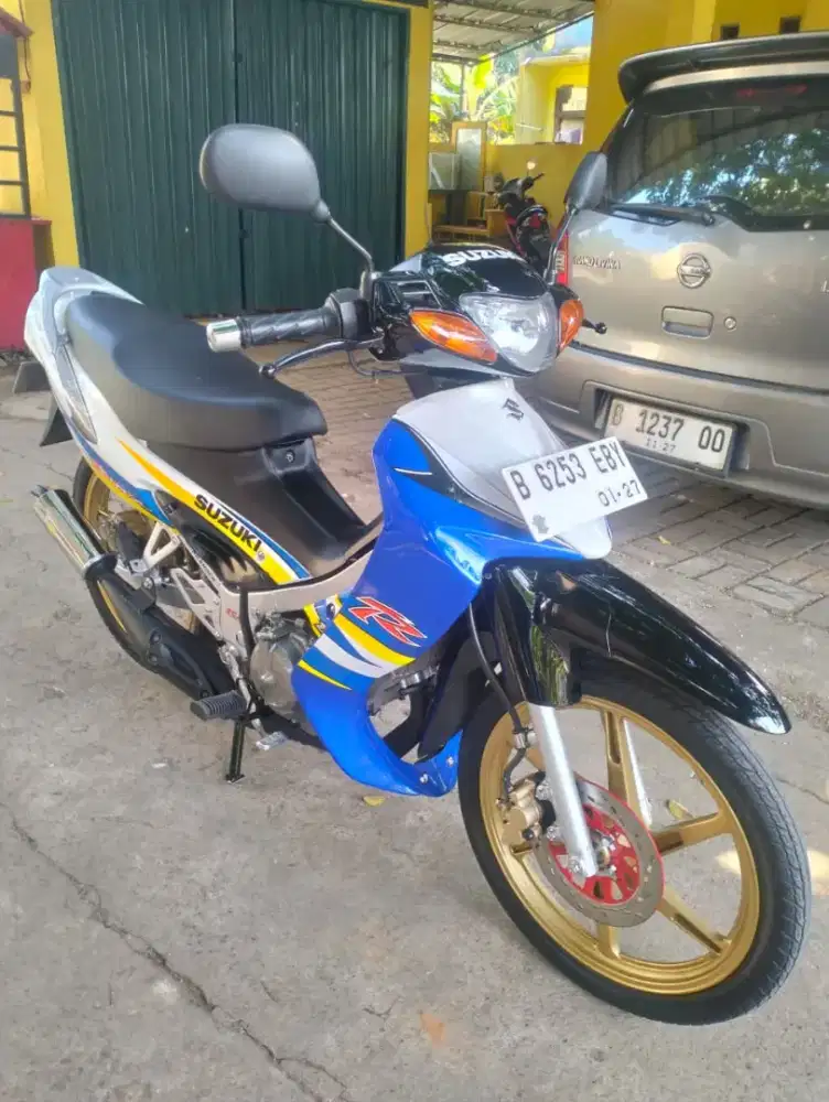 Suzuki satria hiu tahun 2004