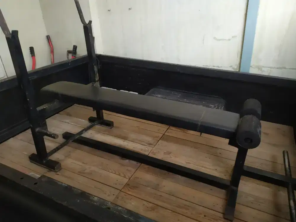 Bench press chair