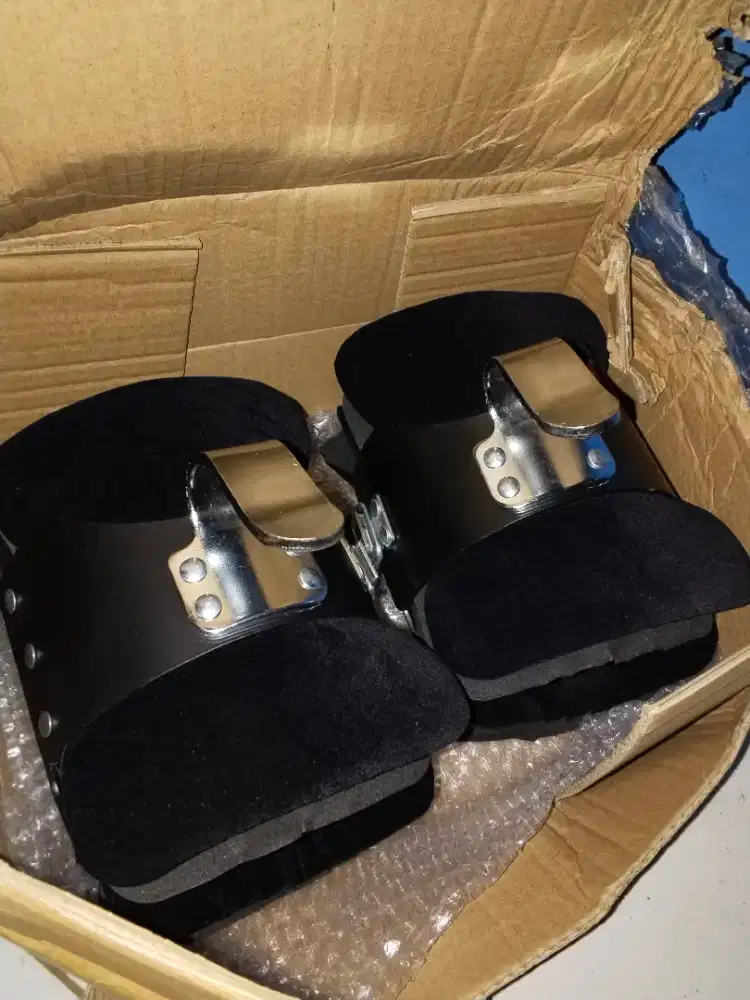 Inversion boots