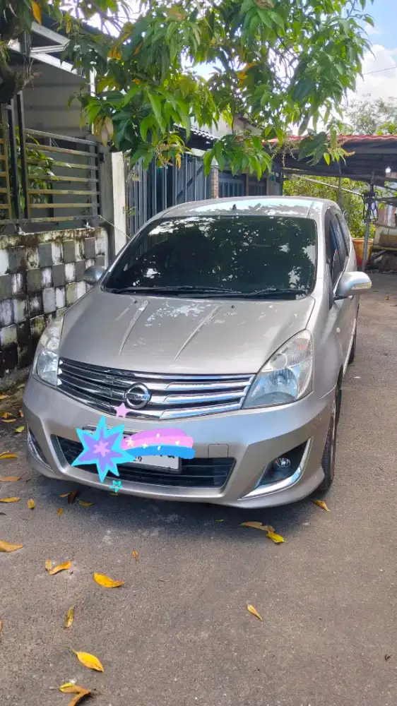 Nissan grand livina ultima AT