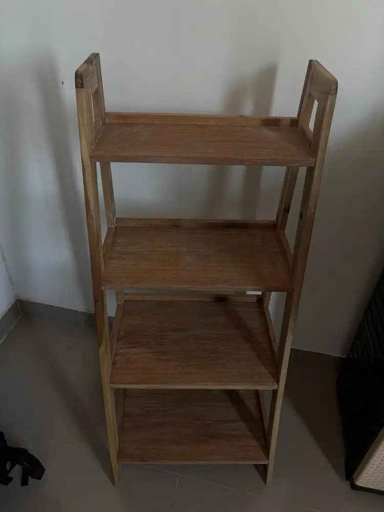 Rak kayu 4 tingkat