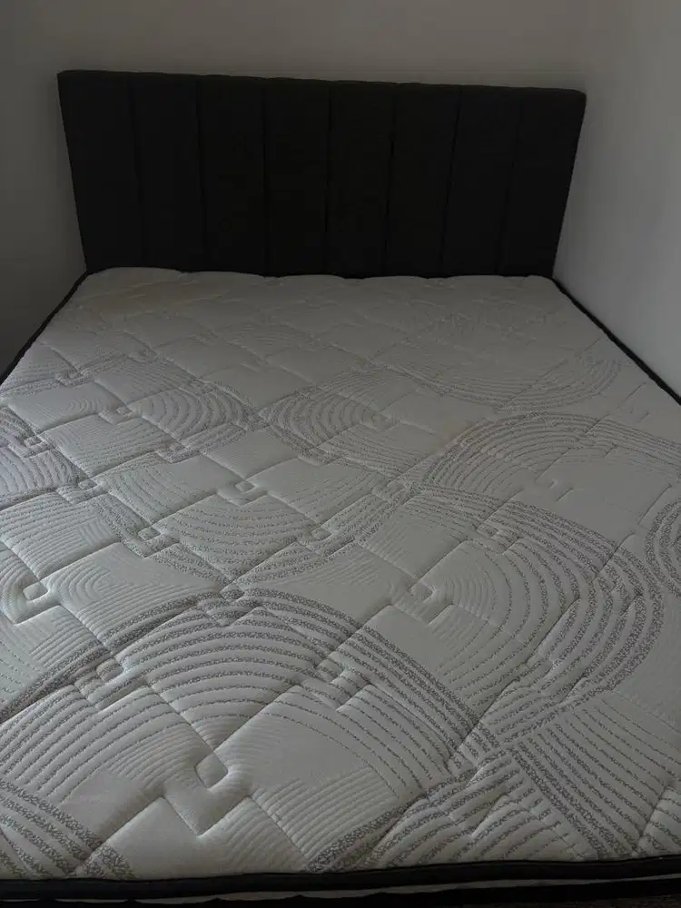 Kasur Queen + Headboard