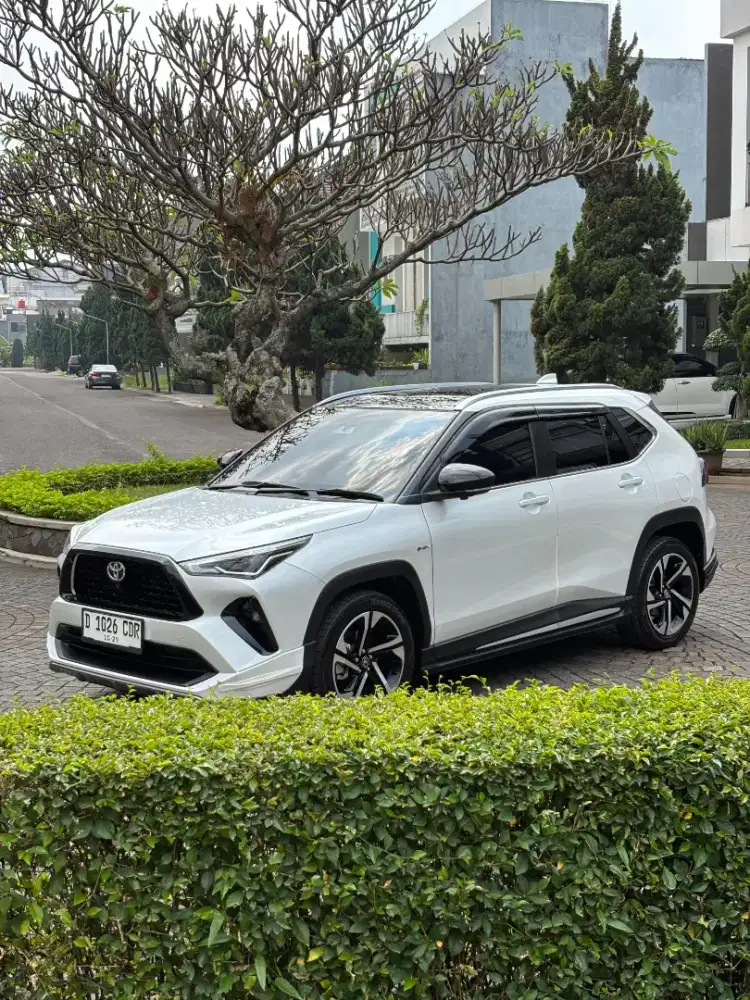 YARIS CROSS HYBRID A/T 2023 LOW KM ISTIMEWA