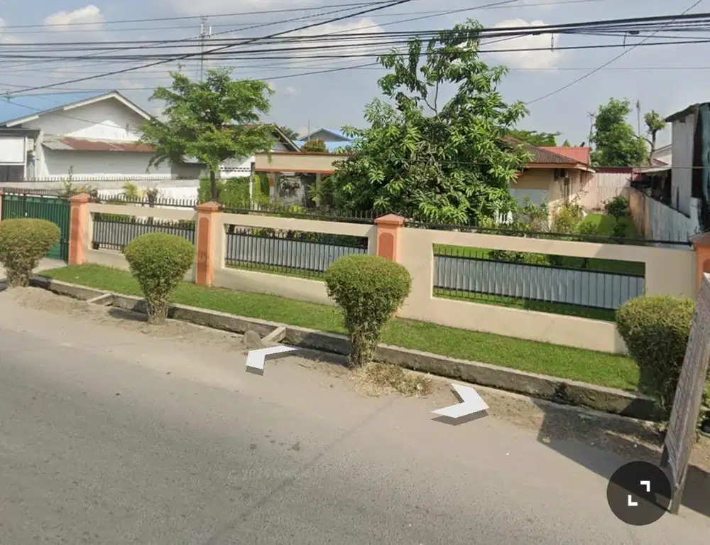 Dijual Rumah pinggir jalan, luas dan lokasi bagus