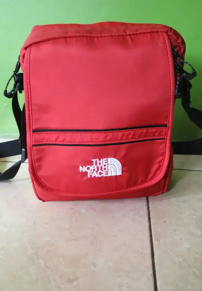 Tas selempang TNF the north face