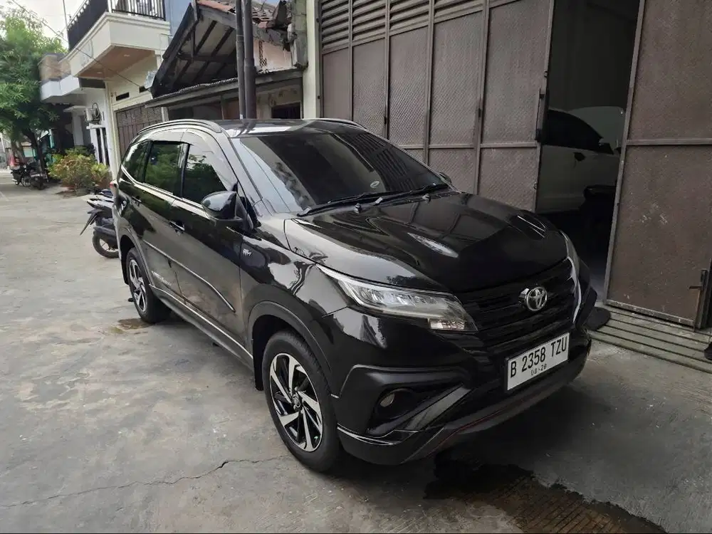Toyota Rush TRD Sportivo Matic AT Tahun 2018 Hitam , 2019