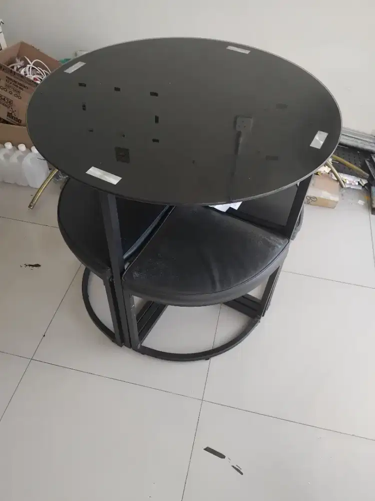 Set meja kursi besi privasi