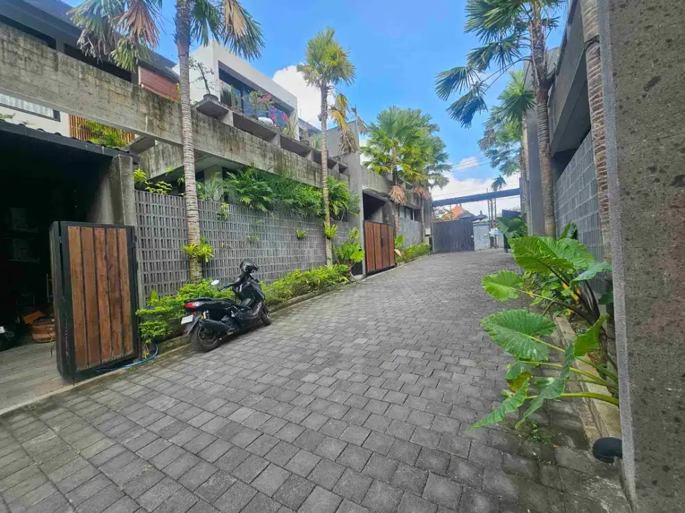 rumah lantai 2 kesiman petilan