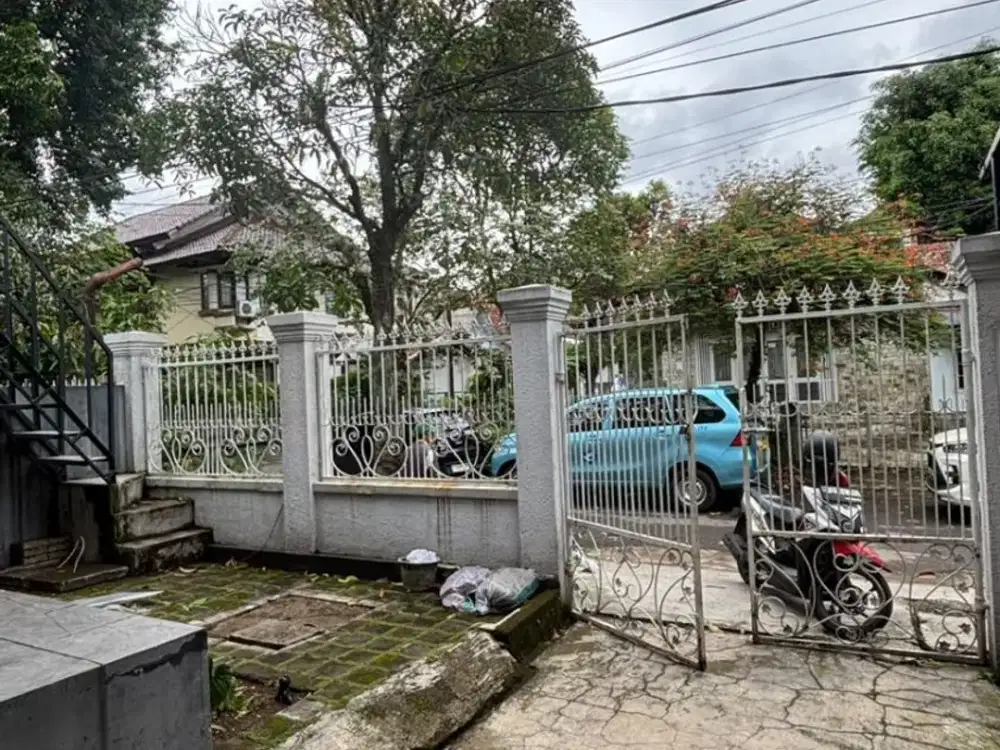 Disewakan Rumah cocok untuk kantor di sayap riau Martadinata dekat Gedung sate Bandung Kota