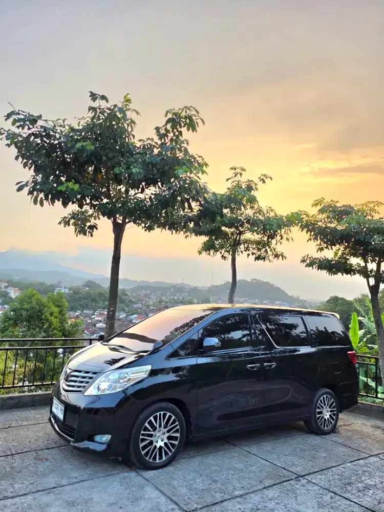 Toyota Alphard Pajak Hidup Hitam