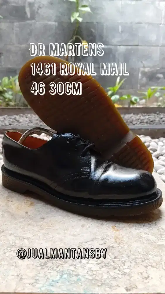 Dr Martens 1461 Royal Mail Blacksmooth