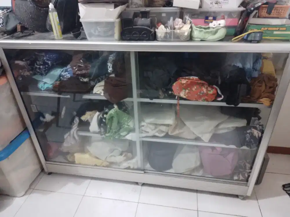 etalase untuk usaha