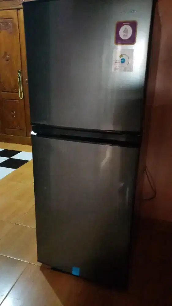 Kulkas sharp baru 3 bulan pakai