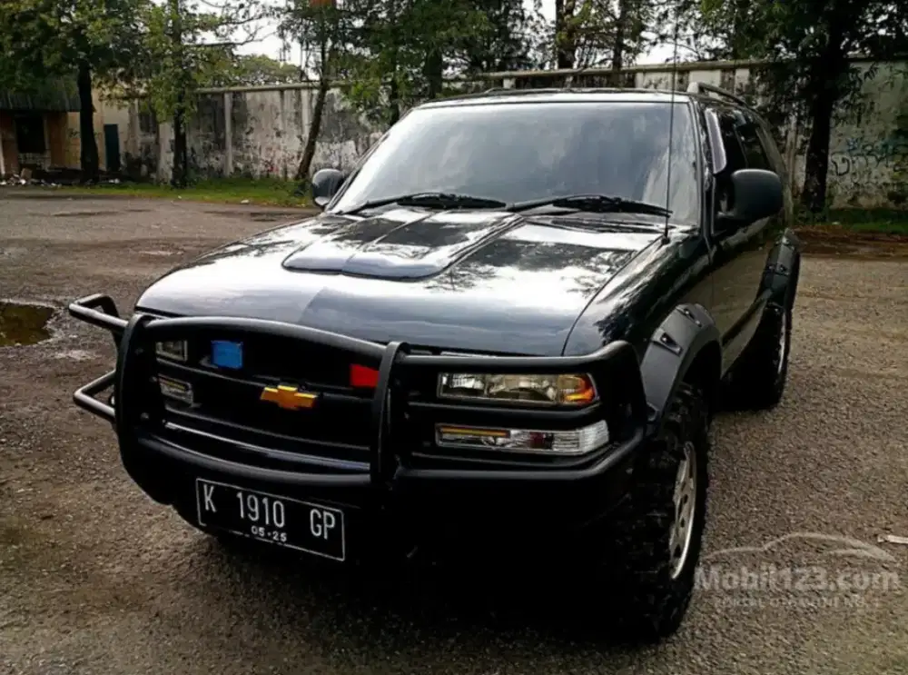 For Sale Opel Chevrolet Blazer Montera Sport DOHC kondisi masih bagus