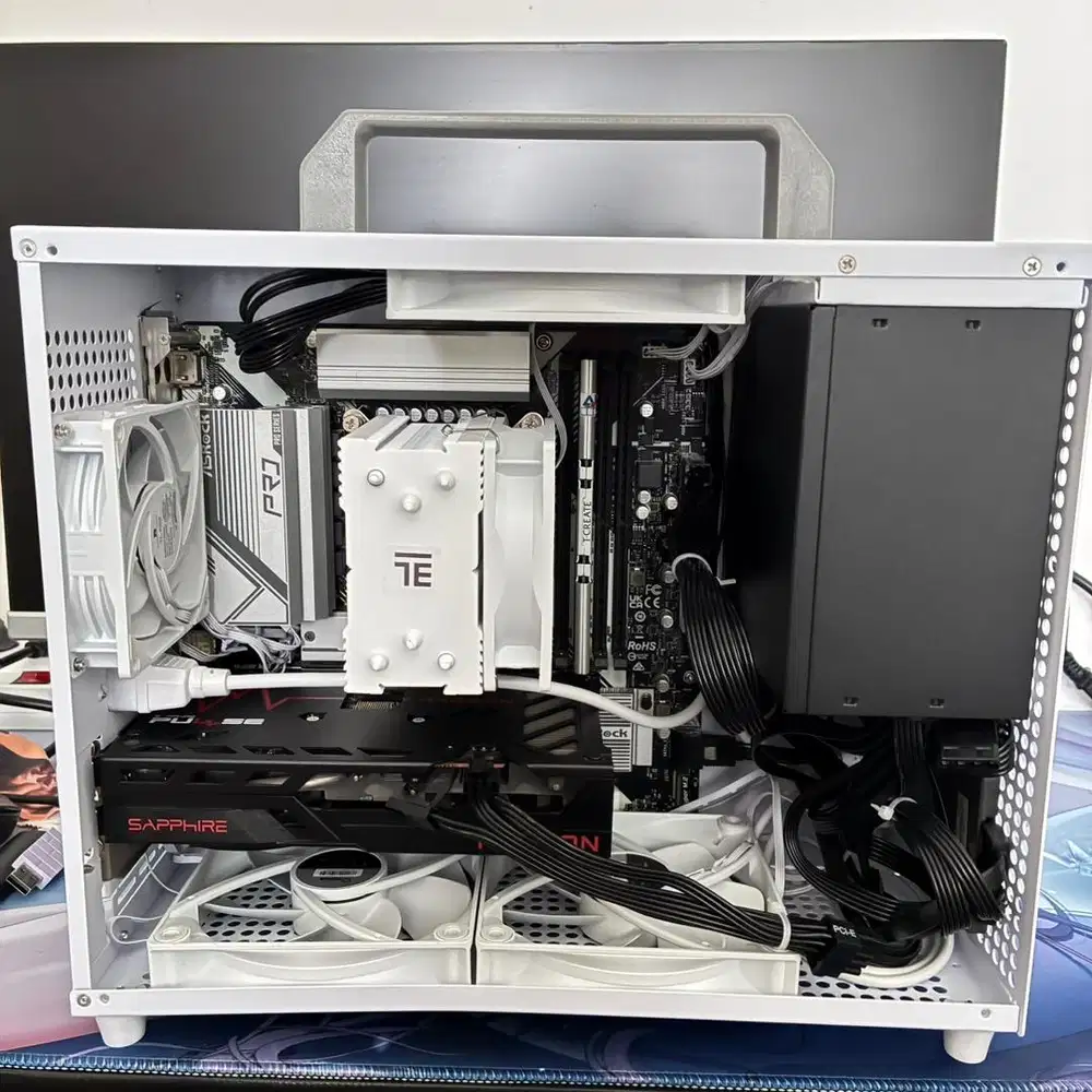 PC Gaming Intel i3-12100F Radeon RX 6500 XT RAM 16GB DDR4 SSD 512GB