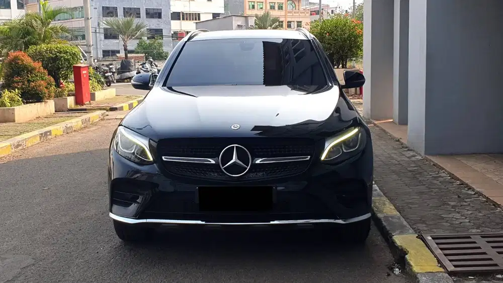 Mercedes Benz Mercy GLC200 GLC 200 AMG Line X253 AT Hitam 2018 Low KM