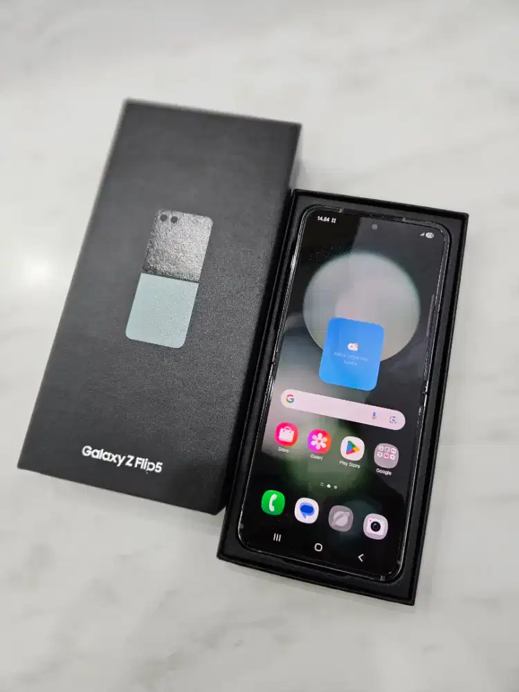 Samsung Galaxy Z Flip 5 8/256GB Mint Mulus Garansi Resmi Sein