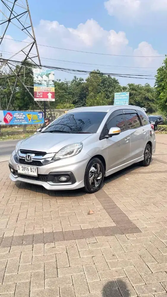 Honda mobilio RS at 2015