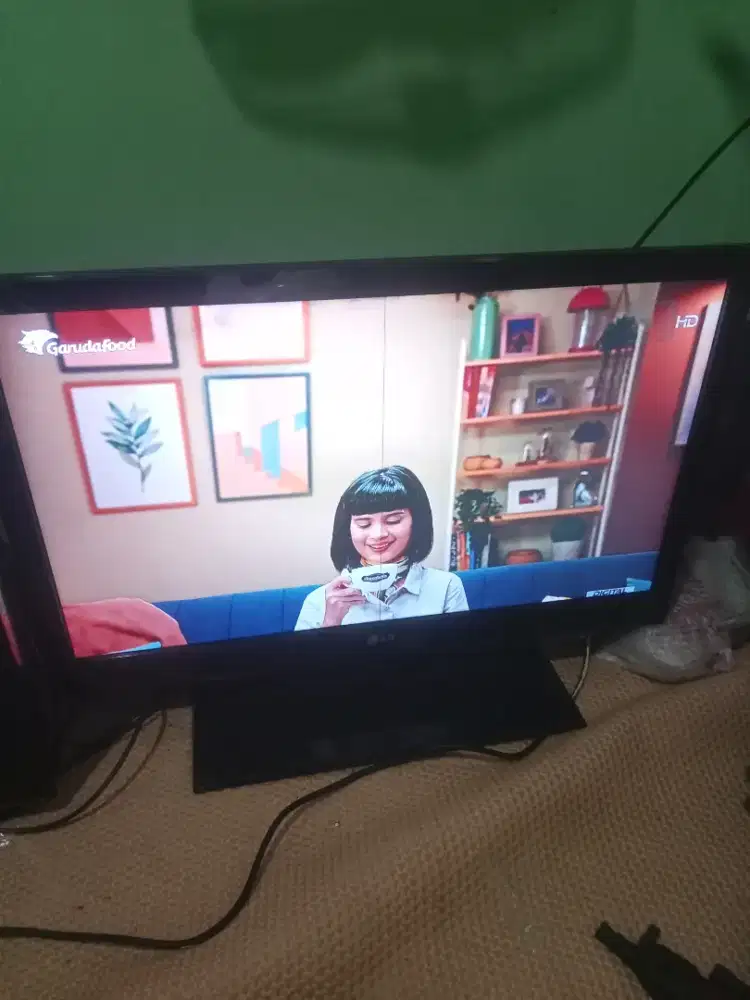 Tv led 32 inch LG+stb normal minus garis sehelai nego tipis