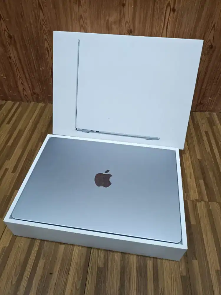 Apple MacBook Air M4 13 inch 16