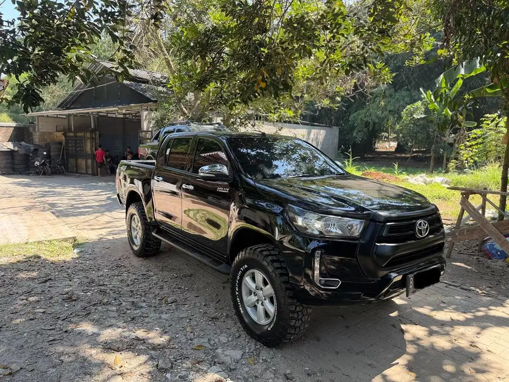 cash/TT toyota hilux 4x4 DoubleCAB MT diesel newvara rrannger trritoon
