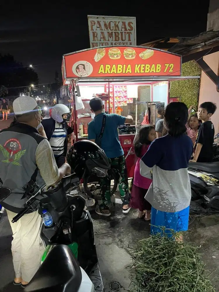 Karyawan ARABIA KEBAB 72