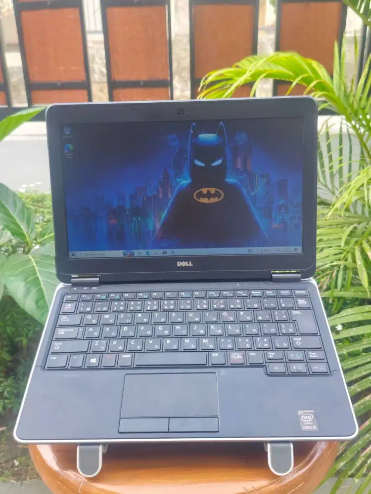 Dell Latitude 7240 | Laptop Bisnis Premium | Core i5 | SSD 256GB | Gar