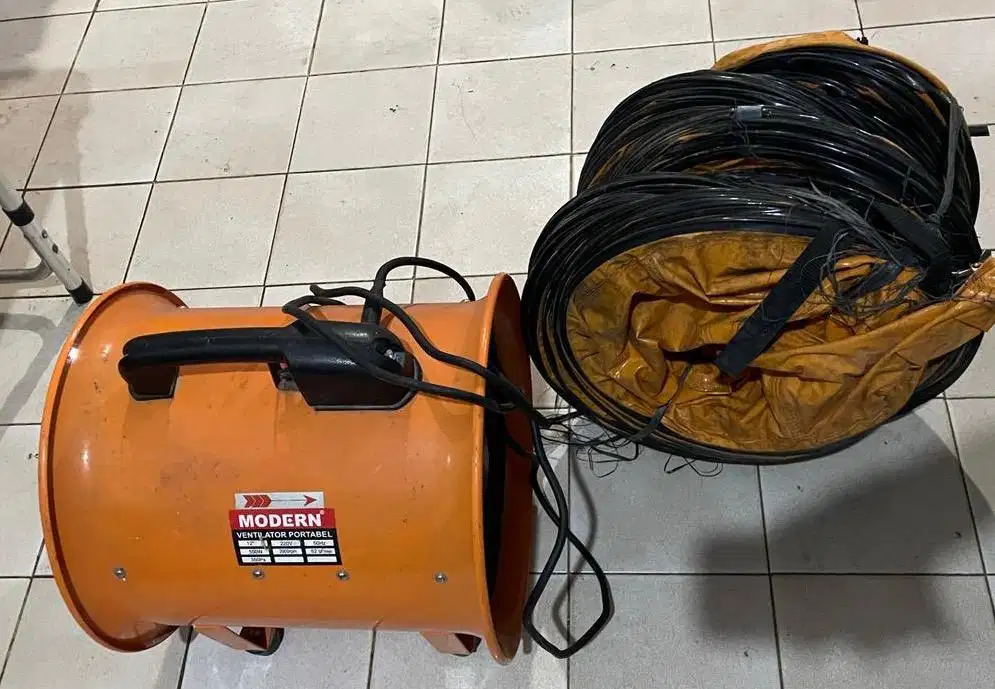 Blower / Ventilator Portable 12 in 550 watt Bonus selang.