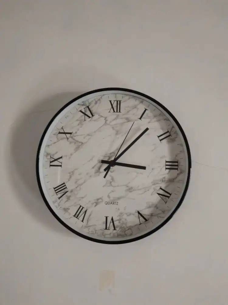 Jam dinding romawi