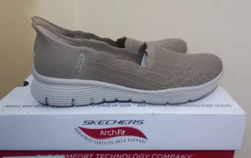 SKECHERS seager slip ins wanita