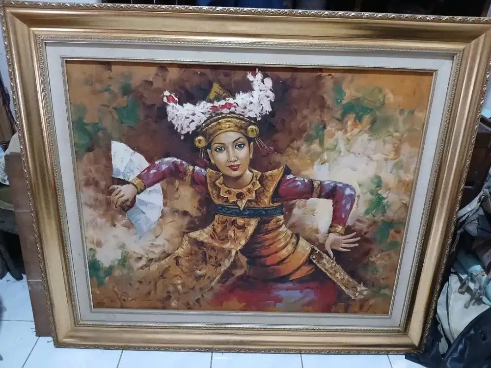lukisan kanvas kondisi baik penari bali, vas bunga dan kota eropa