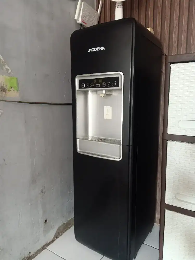 Di jual dispenser digital merk MODENA,